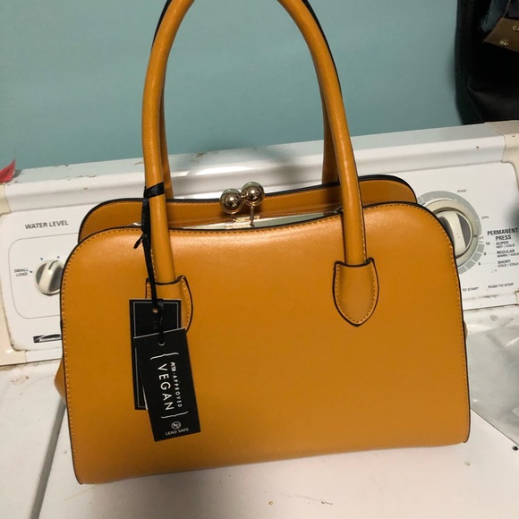 Handbags - Picture 7 of 9